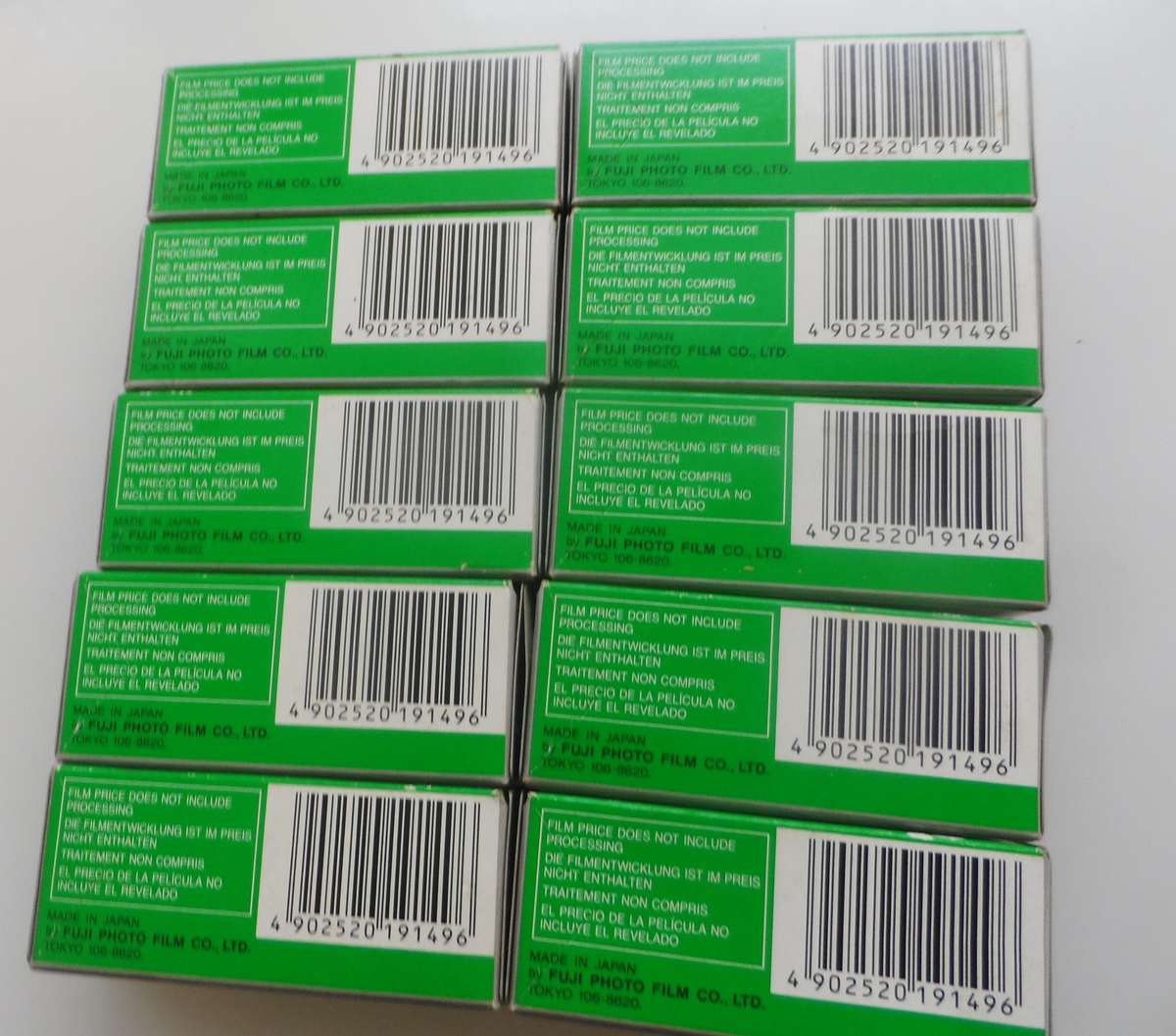 PROVIA FUJICHROME PROFESSIONAL , SUPER FINE GRAIN , DAYLIGHT 100F , PACK OF 10 , EXPIRED 2003-3