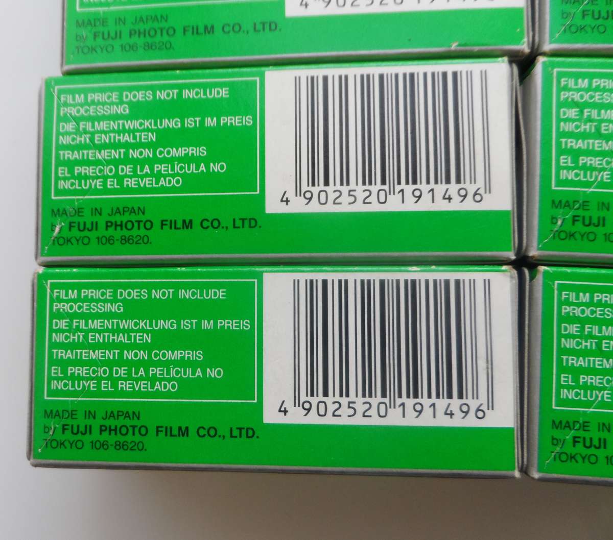 PROVIA FUJICHROME PROFESSIONAL , SUPER FINE GRAIN , DAYLIGHT 100F , PACK OF 10 , EXPIRED 2003-3