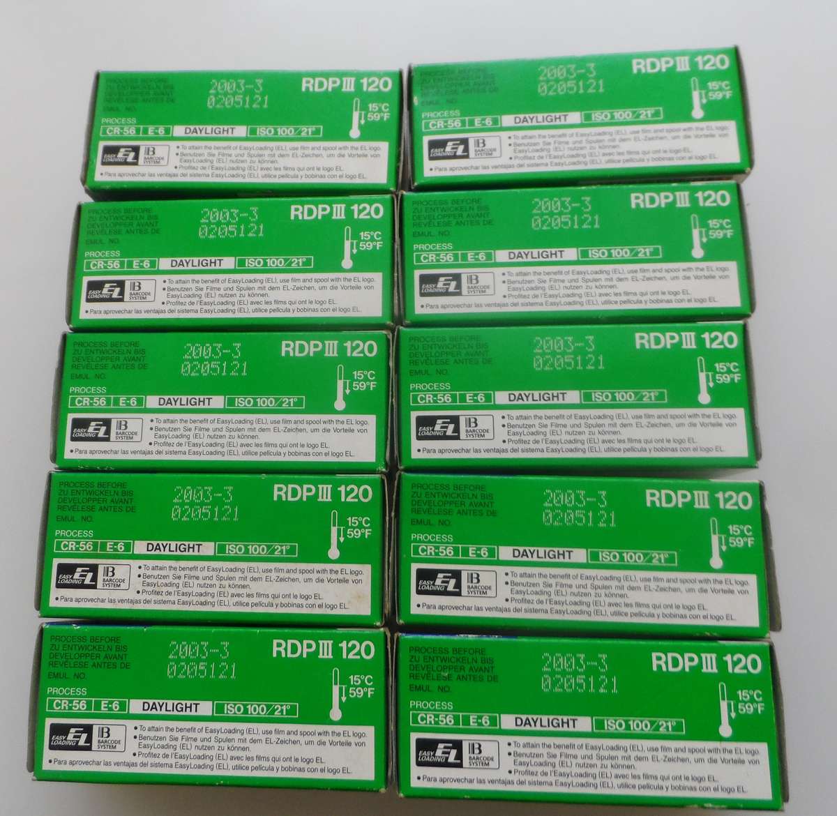 PROVIA FUJICHROME PROFESSIONAL , SUPER FINE GRAIN , DAYLIGHT 100F , PACK OF 10 , EXPIRED 2003-3