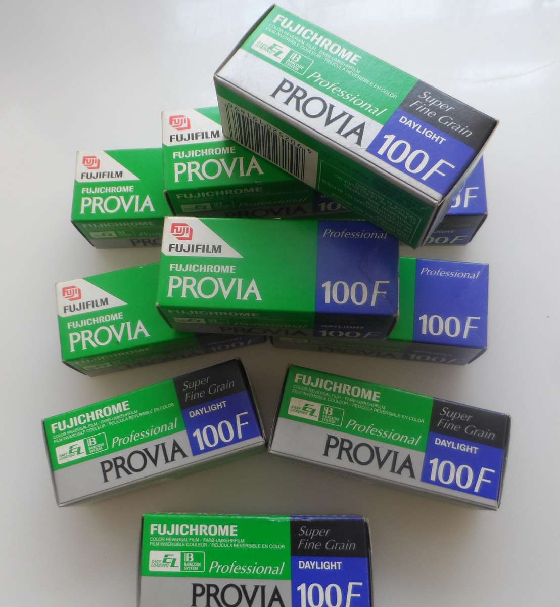 PROVIA FUJICHROME PROFESSIONAL , SUPER FINE GRAIN , DAYLIGHT 100F , PACK OF 10 , EXPIRED 2003-3