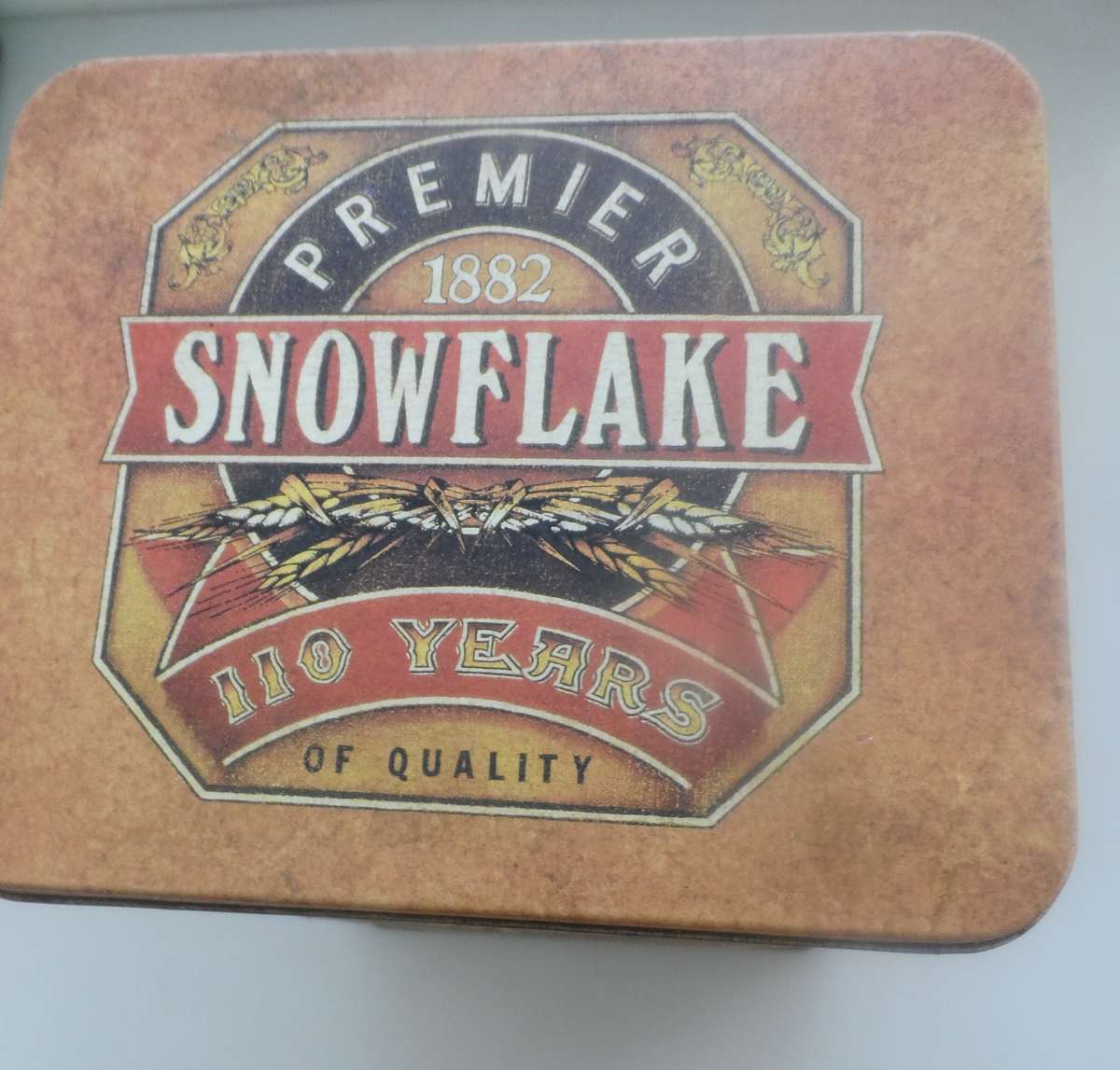 VINTAGE 2002  COLLECTIBLE SNOWFLAKE FLOUR, LIDDED STORAGE TIN