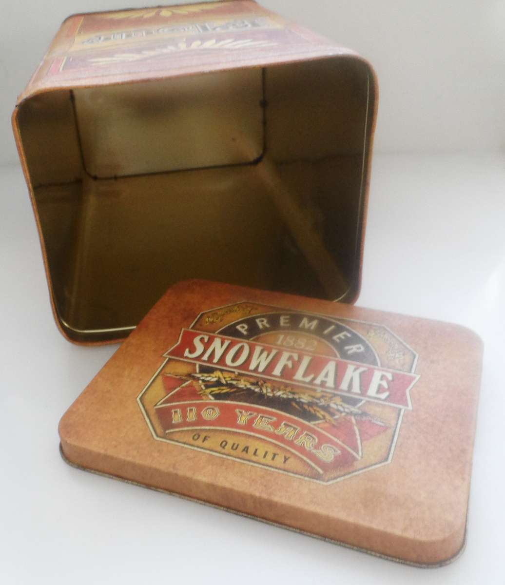 VINTAGE 2002  COLLECTIBLE SNOWFLAKE FLOUR, LIDDED STORAGE TIN