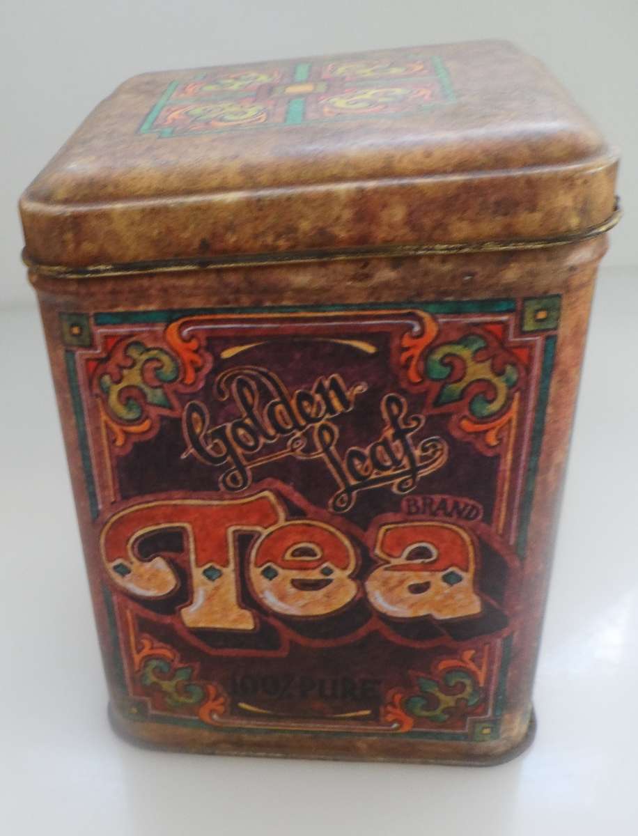 VINTAGE COLLECTIBLE , GOLDEN LEAF TEA ,  LIDDED STORAGE TIN