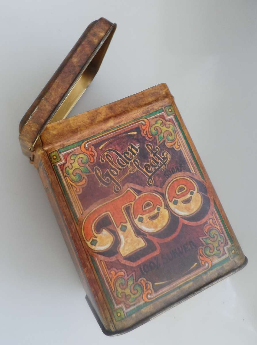 VINTAGE COLLECTIBLE , GOLDEN LEAF TEA ,  LIDDED STORAGE TIN