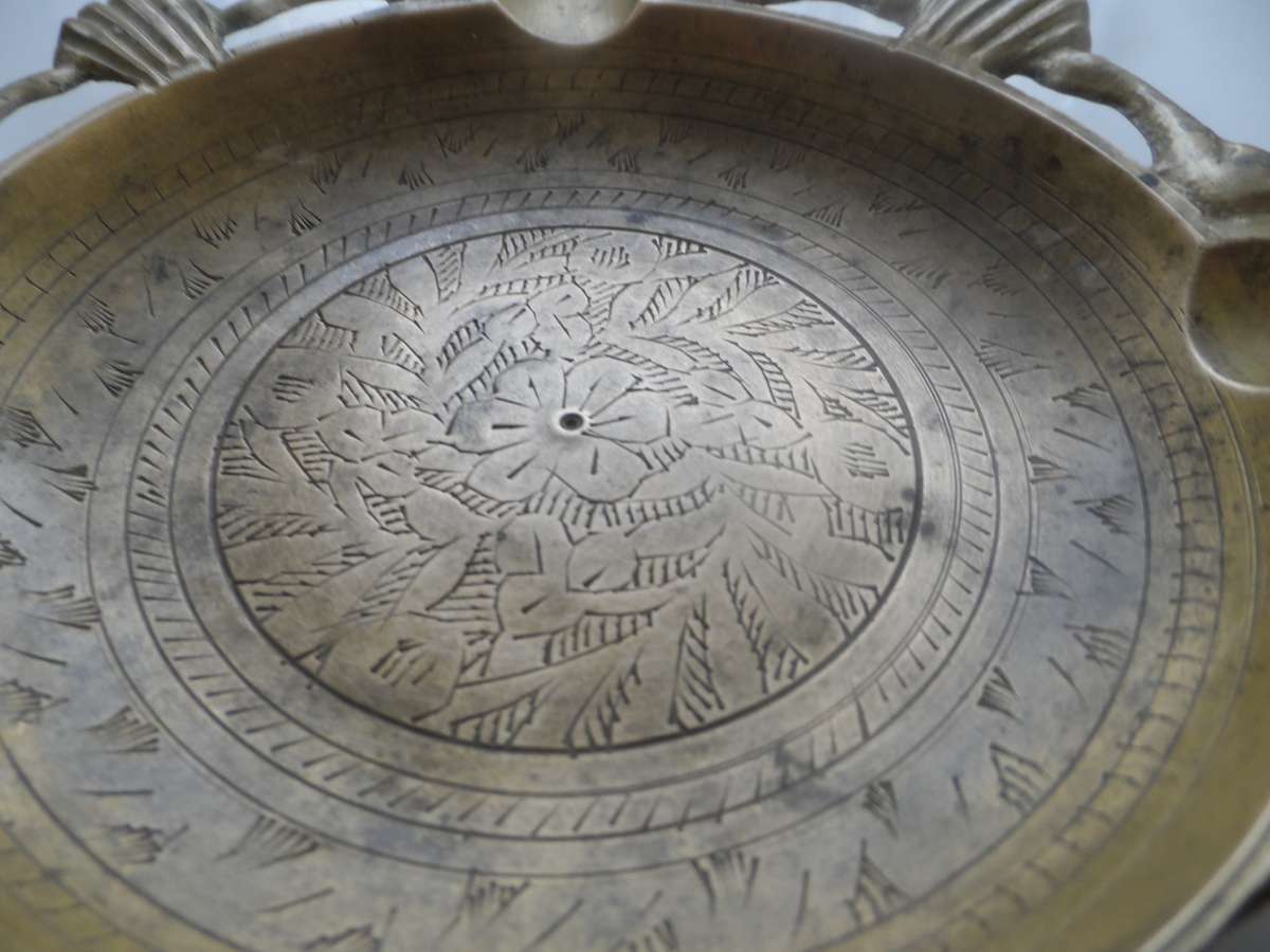 SOLID VINTAGE 1940,s BRASS, ASH TRAY