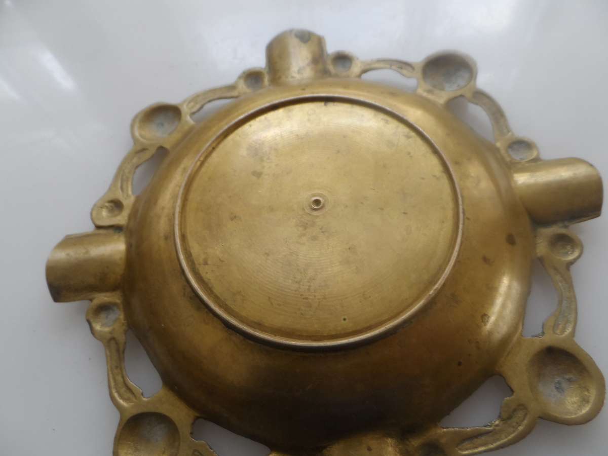 SOLID VINTAGE 1940,s BRASS, ASH TRAY