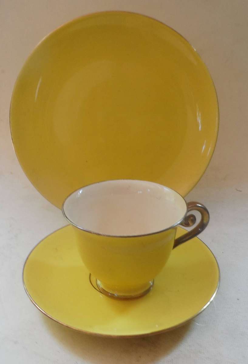 VINTAGE FLORA  GOUDA PORCELINA HOLLAND 'LARGE BREAKFAST TRIO  . Sunshine Yellow pattern ,