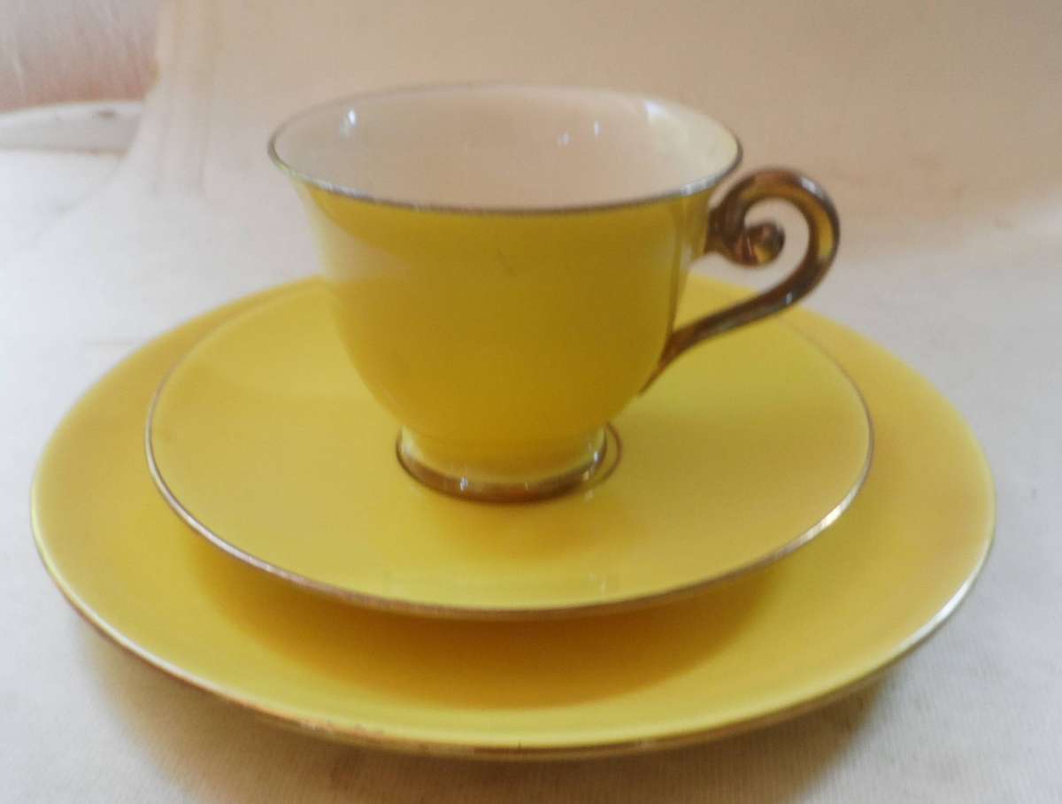 VINTAGE FLORA  GOUDA PORCELINA HOLLAND 'LARGE BREAKFAST TRIO  . Sunshine Yellow pattern ,