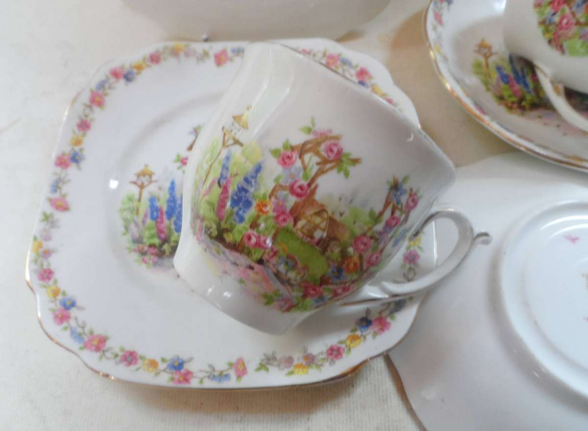 BELL CHINA    fine bone china tea trios '  ROSE COTTAGE ' pattern ,   2 TRIOS