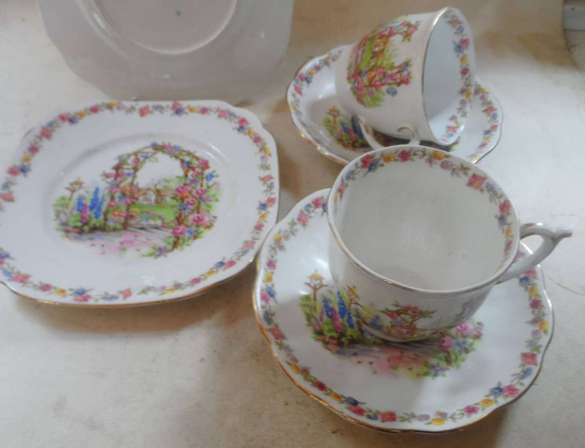 BELL CHINA    fine bone china tea trios '  ROSE COTTAGE ' pattern ,   2 TRIOS