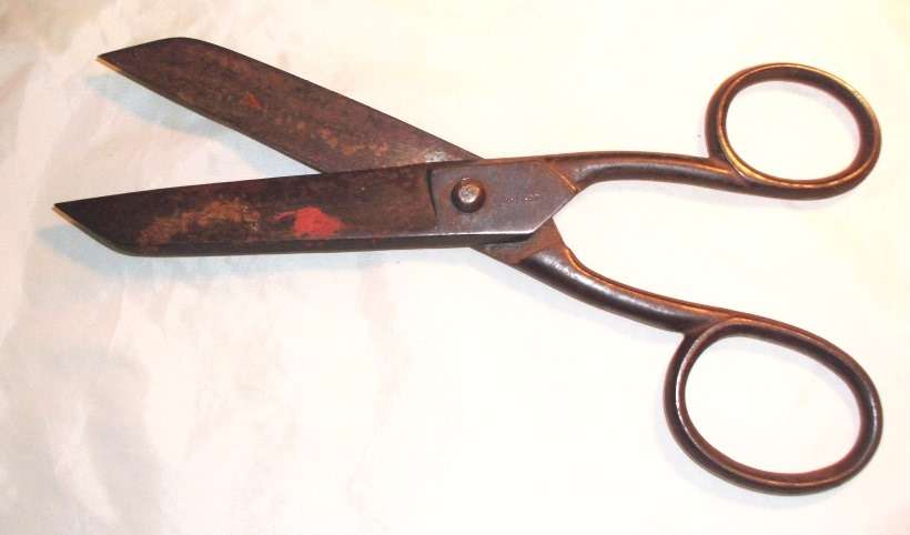 ANTIQUE 1920's "DUNLOP " FORGED METAL TAILOR SCISSORS / CUTTER'S , LEATHERWORK SHEARS 10 ins / 23 cm