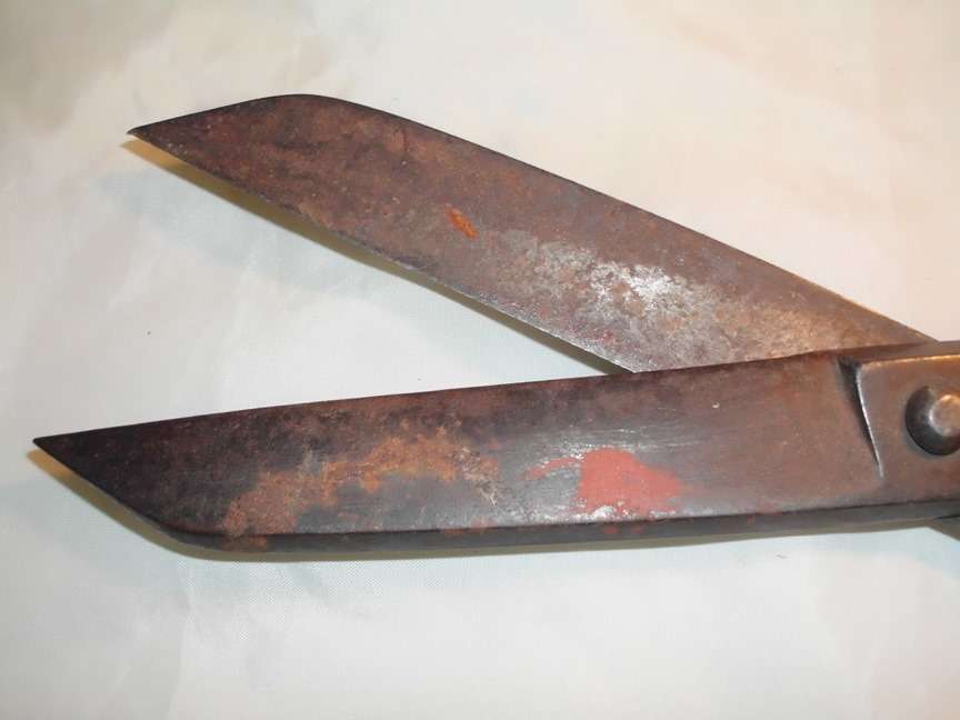 ANTIQUE 1920's "DUNLOP " FORGED METAL TAILOR SCISSORS / CUTTER'S , LEATHERWORK SHEARS 10 ins / 23 cm