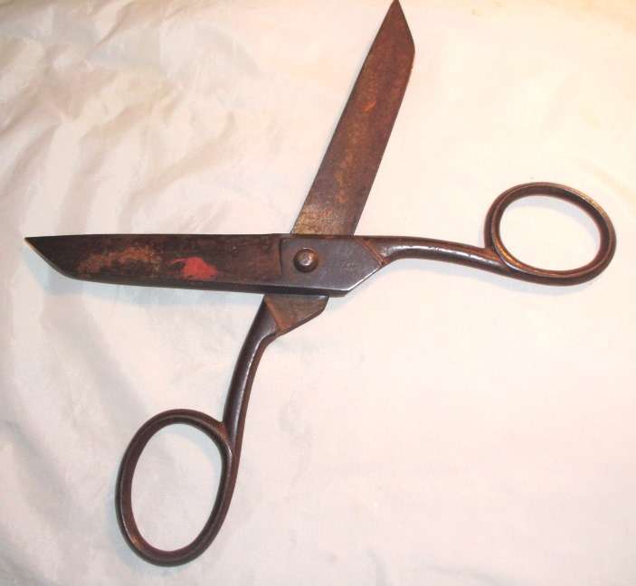 ANTIQUE 1920's "DUNLOP " FORGED METAL TAILOR SCISSORS / CUTTER'S , LEATHERWORK SHEARS 10 ins / 23 cm