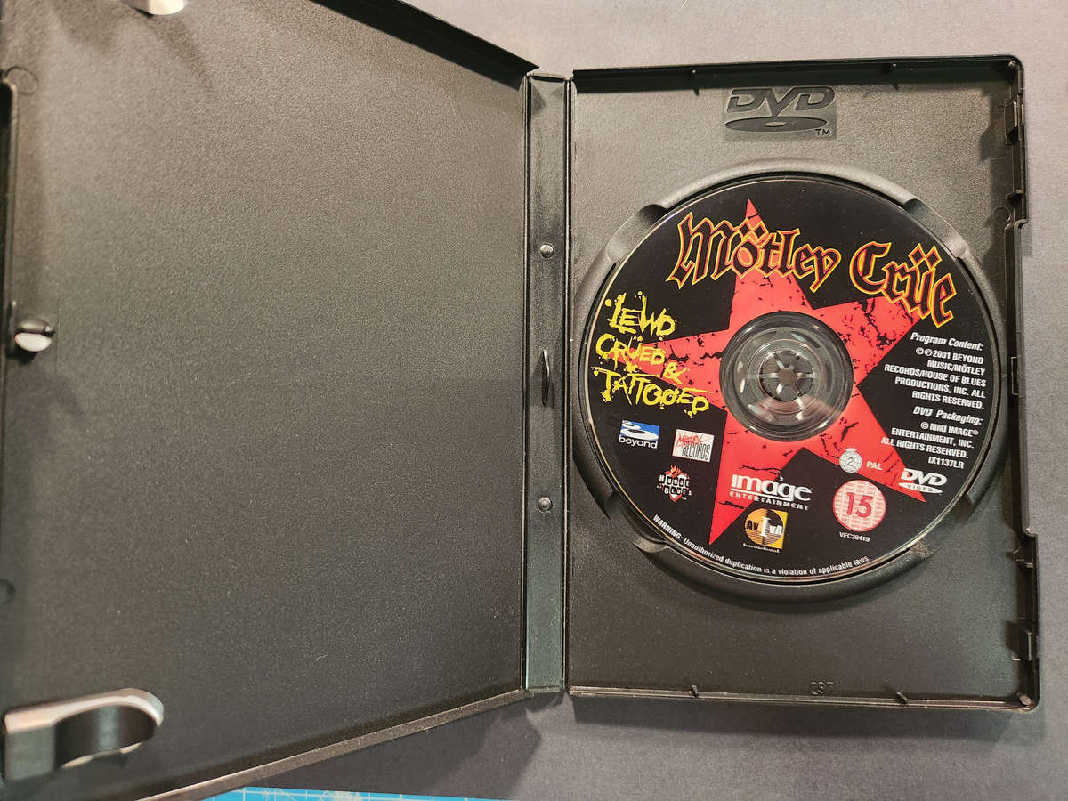 Motley Crue - Lewd, Crued & Tattooed Live