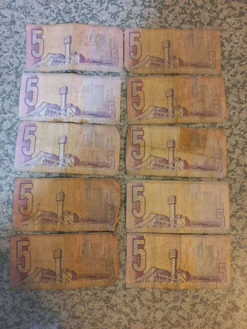 10 x R5 Gerhard de Kock well circulated notes