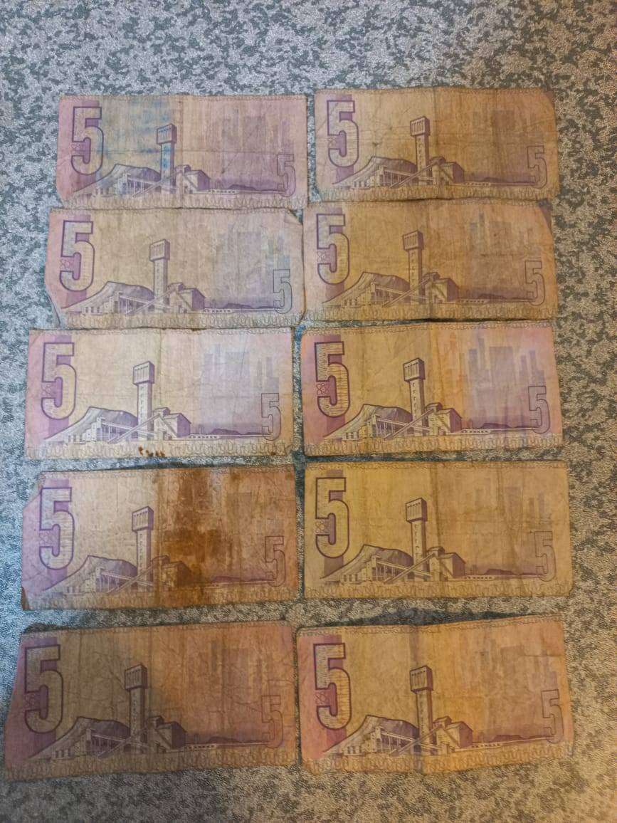 10 x R5 Gerhard de Kock well circulated notes