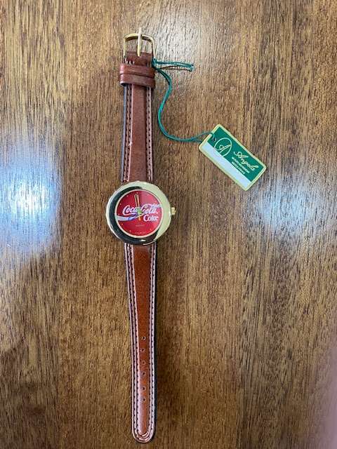 RARE Vintage UNIQUE BOTTLE TOP SHAPED COCA COLA WATCH - BRAND NEW