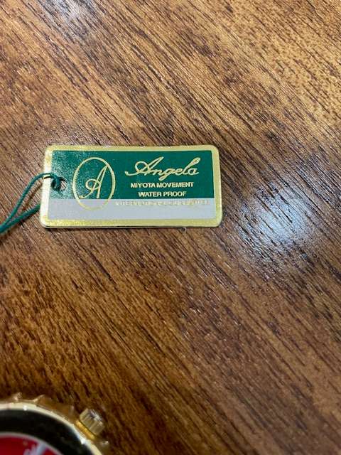 RARE Vintage UNIQUE BOTTLE TOP SHAPED COCA COLA WATCH - BRAND NEW