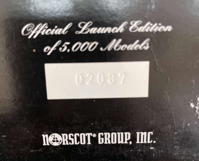 "LIMITED LAUNCH EDITION" NZG/NORSCOT - Caterpillar 16G Motorgrader with ripper model