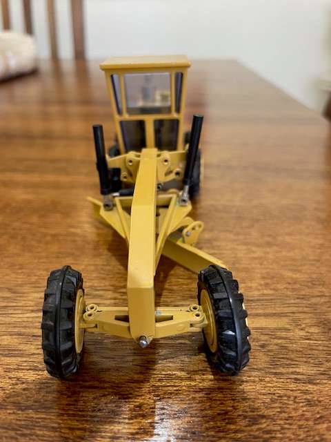 NZG - Caterpillar 12G Motorgrader 1:50 Scale model