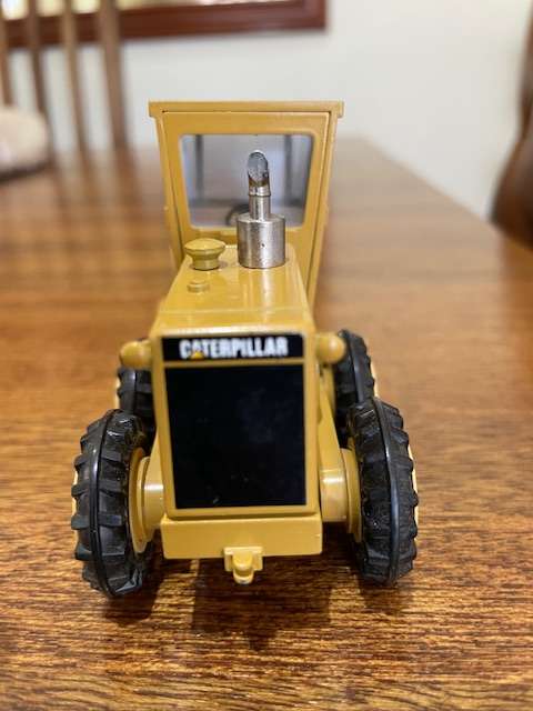 NZG - Caterpillar 12G Motorgrader 1:50 Scale model