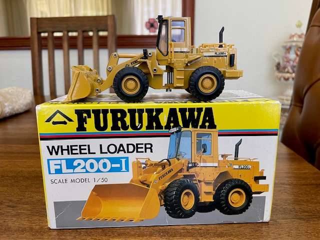 Furukawa FL200-1 Wheel Loader Model 1:50 scale
