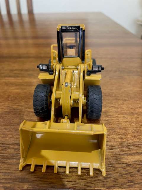 Furukawa FL200-1 Wheel Loader Model 1:50 scale