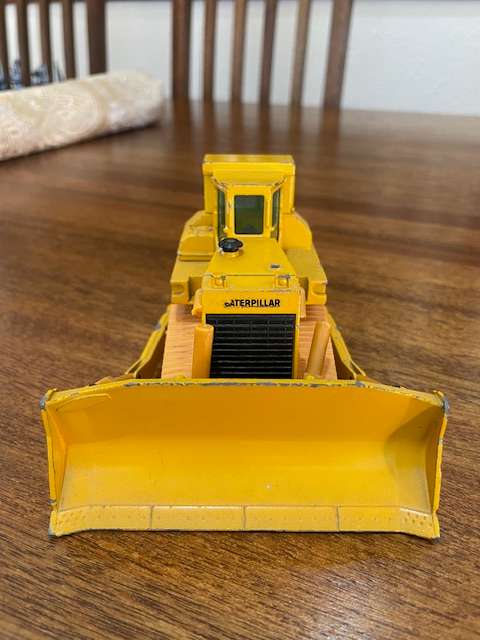 VINTAGE - NZG Caterpillar D8L Dozer 1:50 scale model