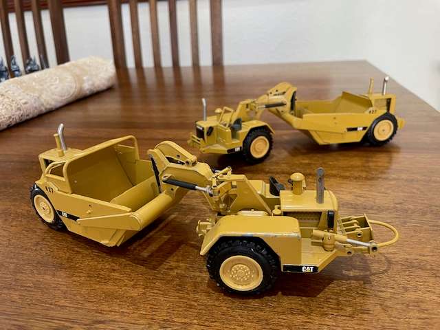 NZG Caterpillar 627 Scrapers 1:50 scale models