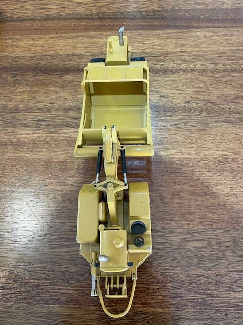 NZG Caterpillar 627 Scrapers 1:50 scale models