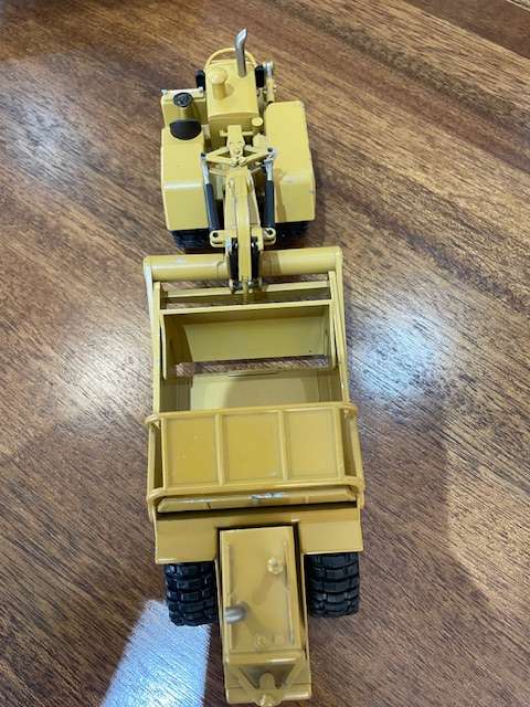 NZG Caterpillar 627 Scrapers 1:50 scale models