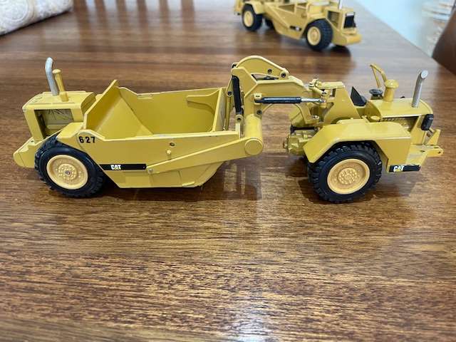 NZG Caterpillar 627 Scrapers 1:50 scale models