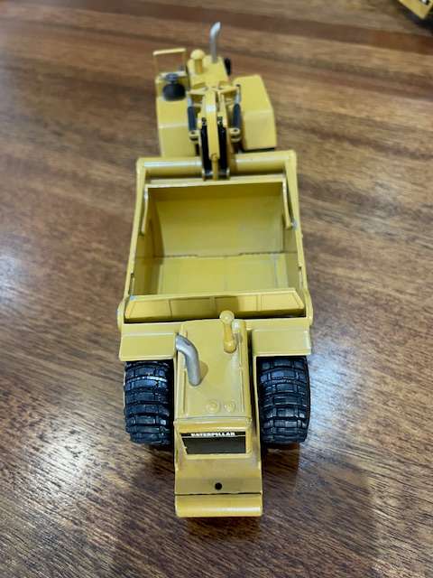 NZG Caterpillar 627 Scrapers 1:50 scale models