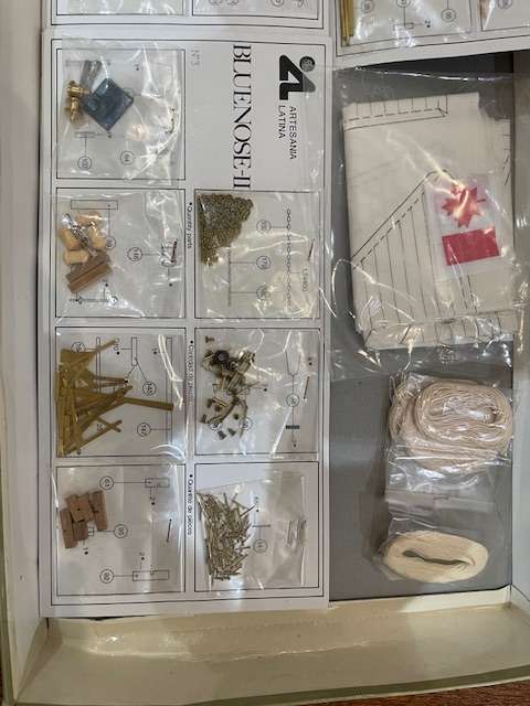 ARTESANIA LATINA 1:75 SCALE BLUENOSE-II MODEL KIT