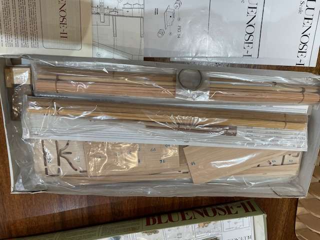 ARTESANIA LATINA 1:75 SCALE BLUENOSE-II MODEL KIT