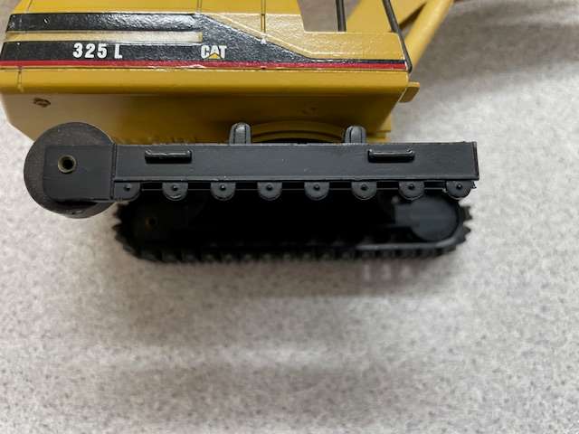 NZG Caterpillar 325L Excavator 1:50 scale model