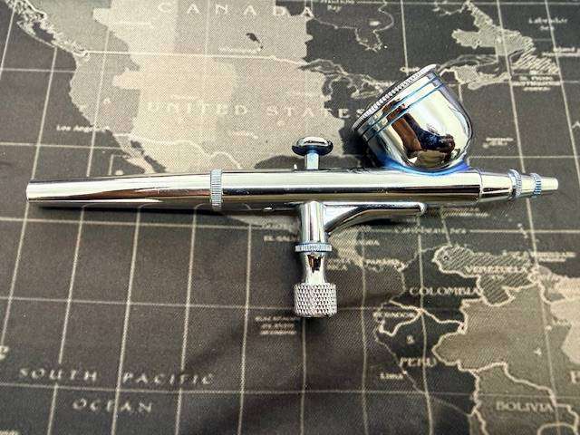 HOLDING AIR-BRUSH KIT