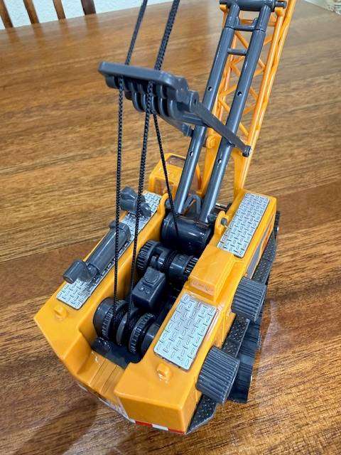 CRANE MODEL - WITH MOVING PARTS