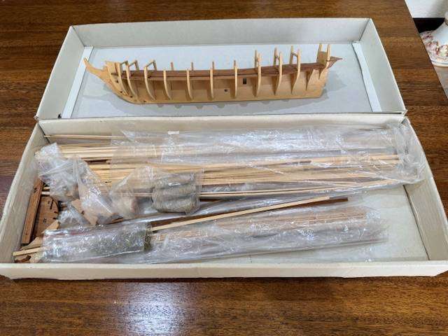 C.MAMOLI - RATTLESNAKE 20 GUN PRIVATEER SHIP MODEL KIT 1:64 SCALE