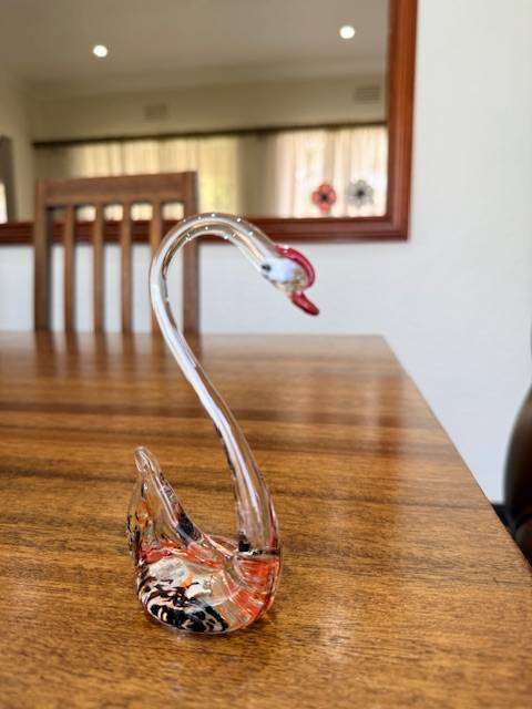 VINTAGE HANDBLOWN MURANO GLASS - SWAN
