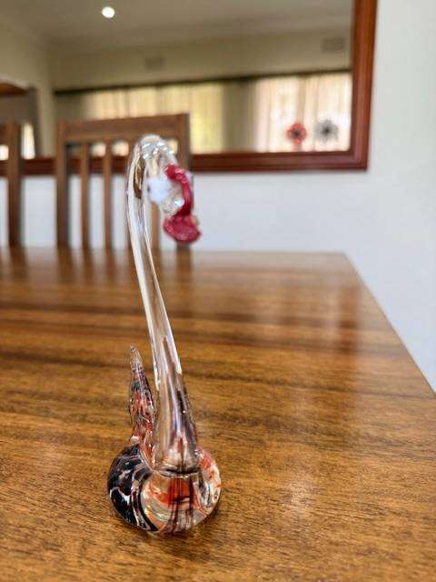 VINTAGE HANDBLOWN MURANO GLASS - SWAN
