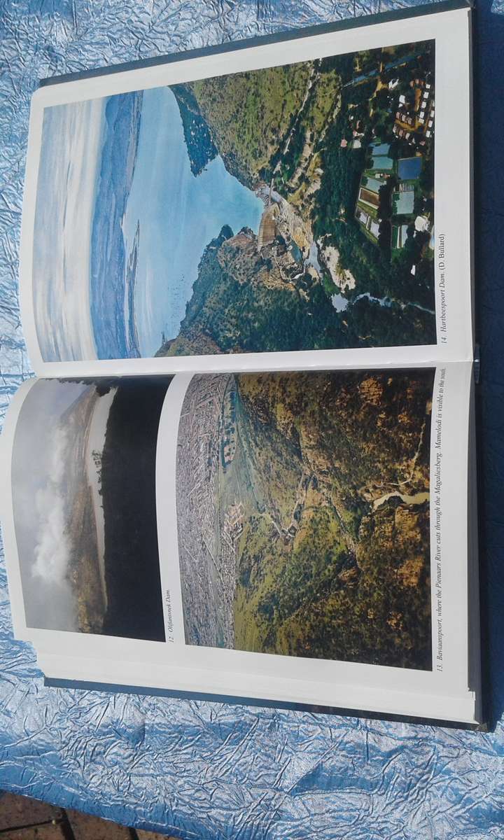 `The Magaliesberg`  Vincent Carruthers.  Hard cover.