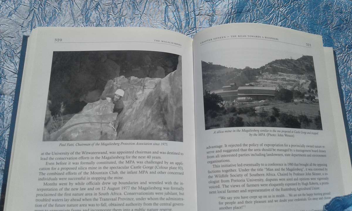 `The Magaliesberg`  Vincent Carruthers.  Hard cover.