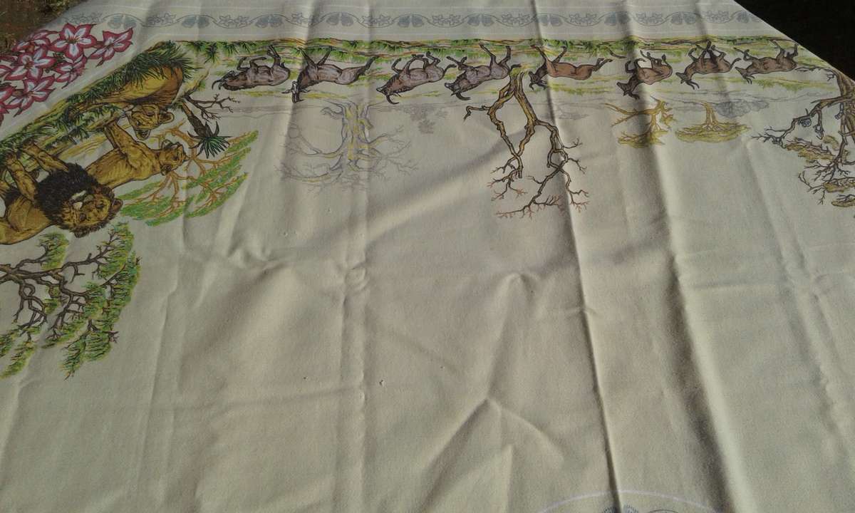 Tablecloth with a Kruger National Park theme.