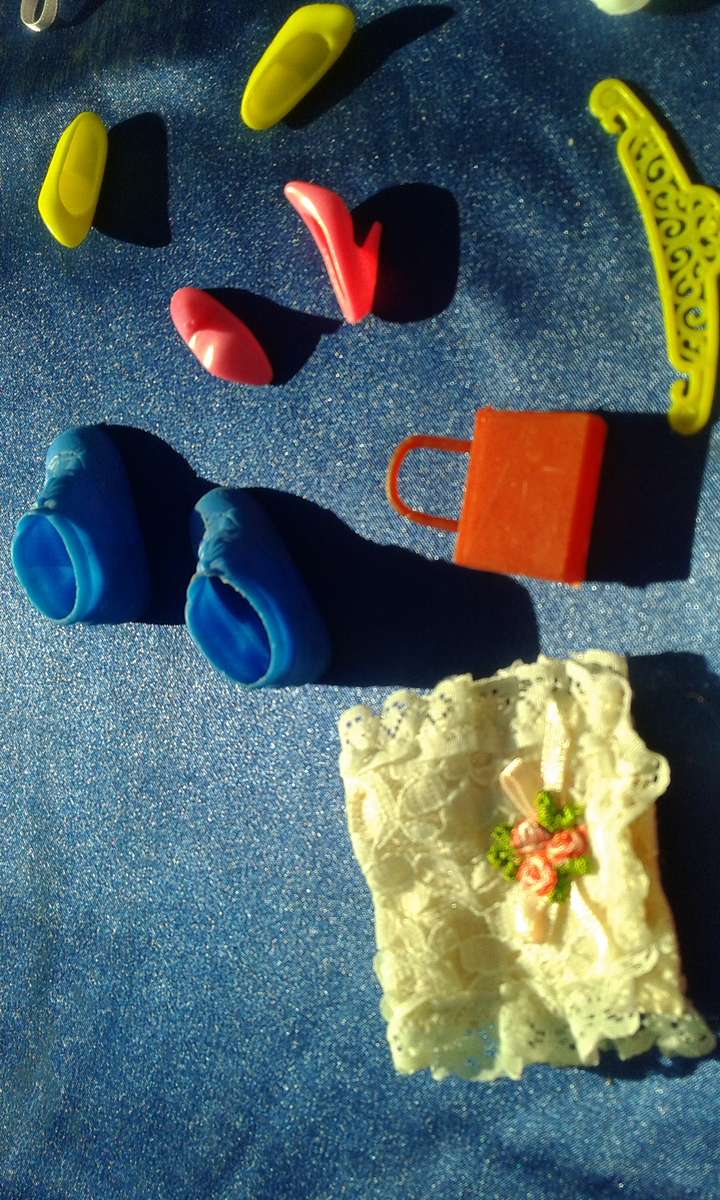 Barbie accessories. Shoes, bag etc.