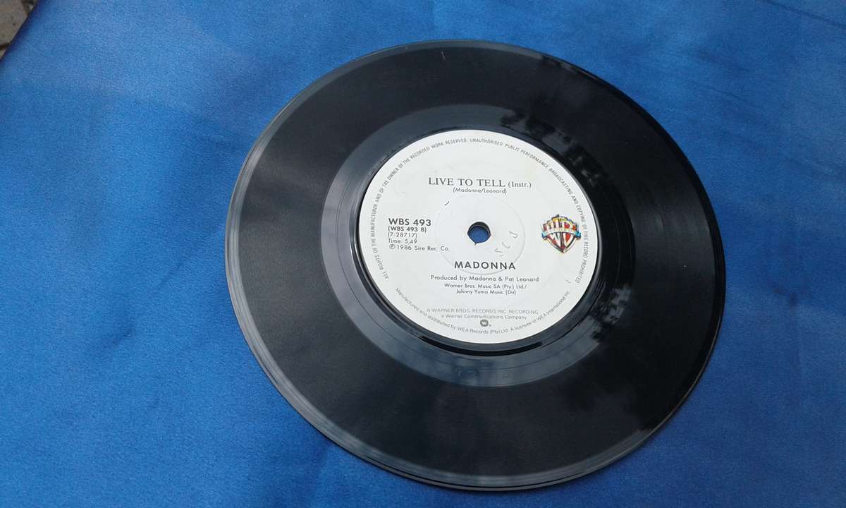7" Single.  Vinyl.  Madonna.  Live to tell.  VG+ VG
