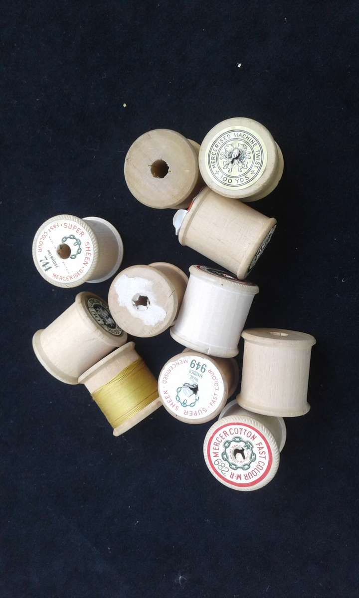 Empty wooden cotton reels joblot.