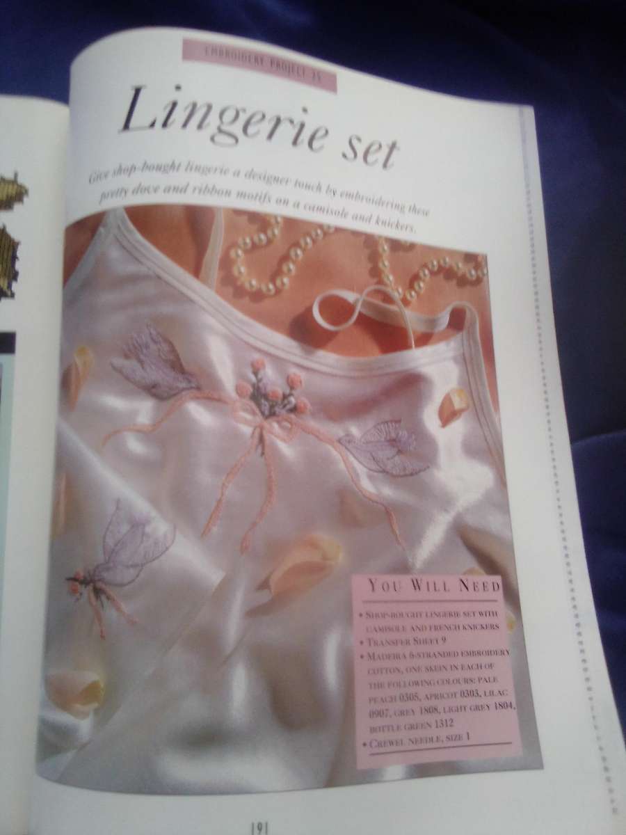 "Needlecraft 9" Craft magazine c/w pull-out pattern