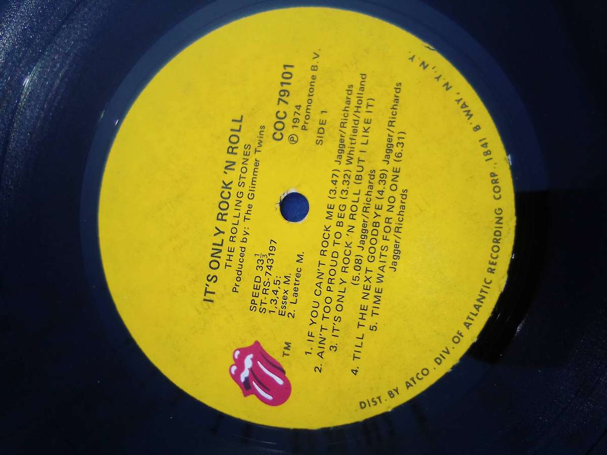 L.P.  The Rolling Stones.  It's Only Rock n Roll. . Cover: Good.  L.P.:Very good.