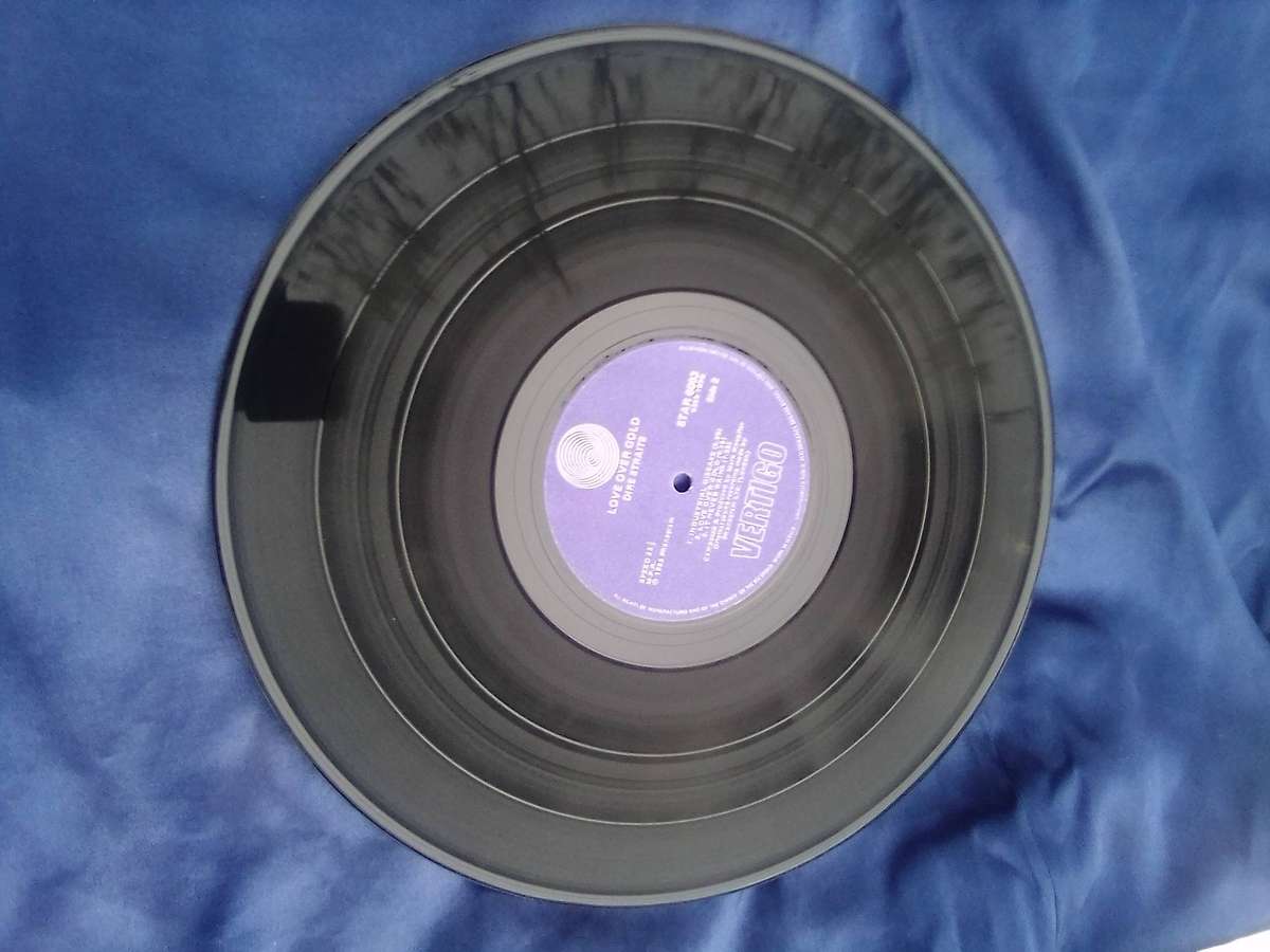L.P. Vinyl Record..  Dire Straits.  Love Over Gold. VG  VG